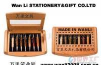 萬(wàn)里制筆木盒 萬(wàn)里筆業(yè)木制筆盒 楓木筆盒 木盒[批發(fā)]_竹木包裝制品_世界工廠(chǎng)網(wǎng)中國(guó)產(chǎn)品信息庫(kù)