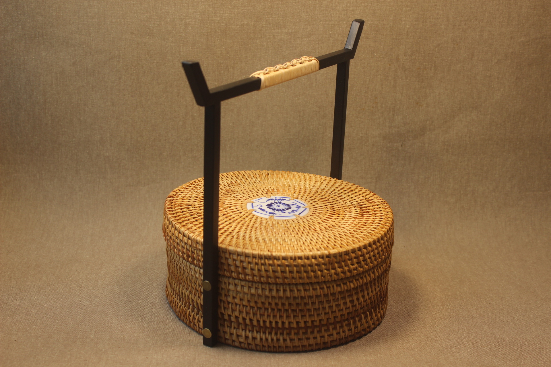 竹韻匠心 傳統(tǒng)竹木編織工藝品中的生活美學(xué)